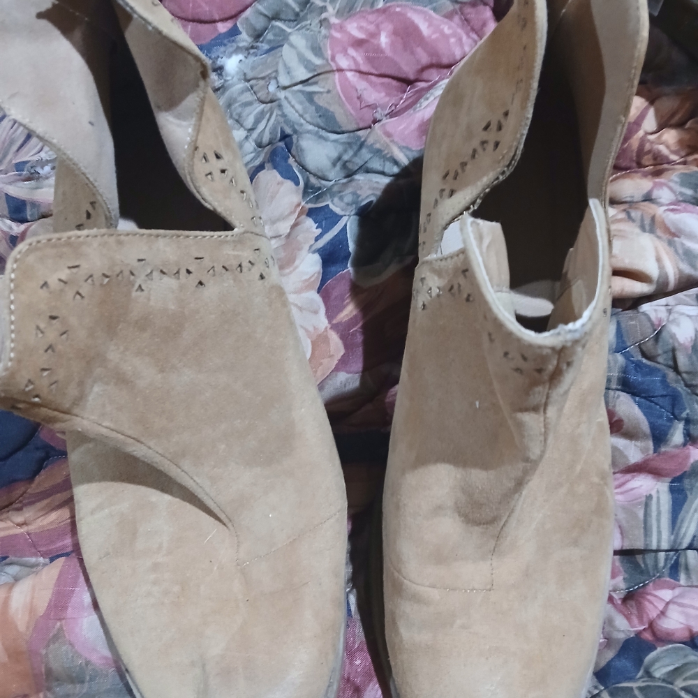 Qupid Tan Heeled Boots